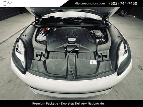 Used 2020 Porsche Cayenne AWD/4WD image 46