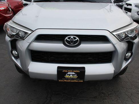 Used 2015 Toyota 4Runner SR5 Premium image 9