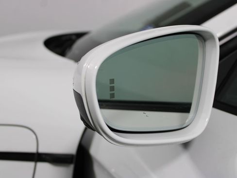 Used 2022 Porsche Taycan RWD image 51