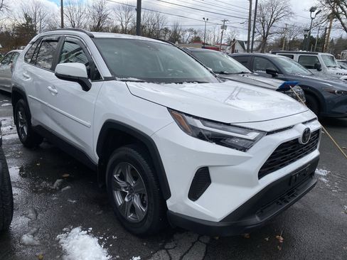Used 2024 Toyota RAV4 XLE image 2