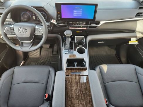 New 2026 Toyota Sienna Platinum AWD/4WD image 22