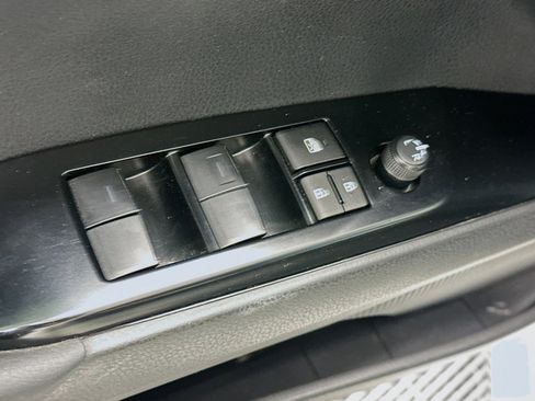 Used 2025 Toyota Camry SE image 15