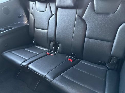Used 2024 Kia Telluride AWD image 14