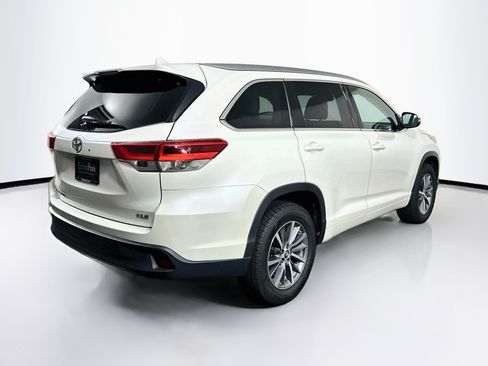 Used 2018 Toyota Highlander XLE FWD image 9
