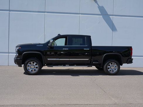Used 2024 Chevrolet Silverado 3500 High Country w/ High Country Premium Package AWD/4WD image 6