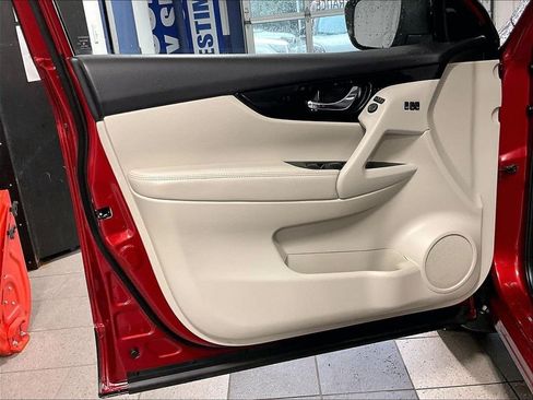 Used 2021 Nissan Rogue Sport SL w/ Premium Package AWD/4WD image 9