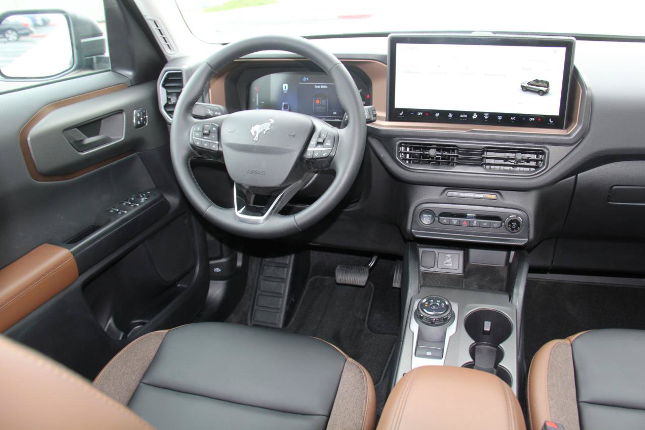 Used 2026 Ford Bronco Sport Outer Banks AWD/4WD image 9