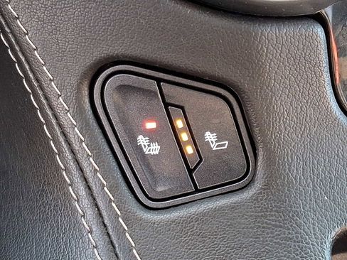 Used 2019 Chevrolet Tahoe LT w/ RST Edition image 28