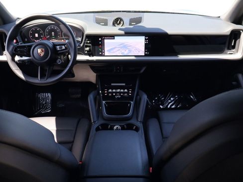 Certified 2025 Porsche Cayenne E-Hybrid AWD/4WD image 21