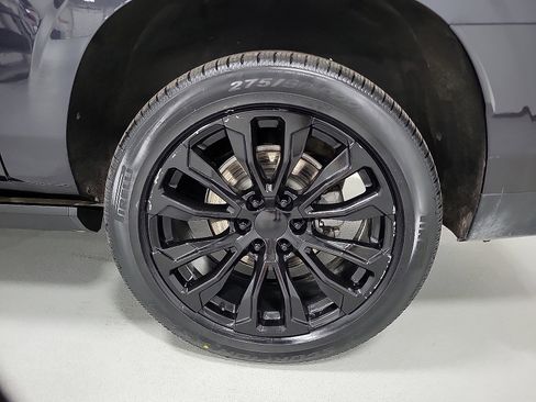 Used 2023 GMC Yukon XL Denali Ultimate AWD/4WD image 8