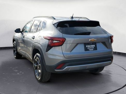 Used 2024 Chevrolet Trax LT image 4