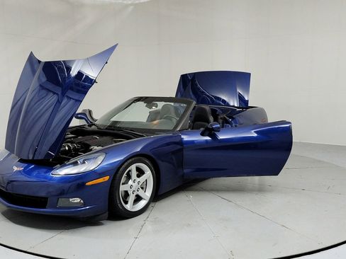 Used 2007 Chevrolet Corvette Convertible RWD image 9