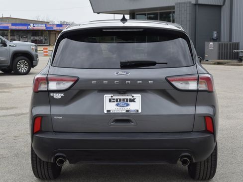 Used 2022 Ford Escape SE w/ SE Sport Appearance Package image 5