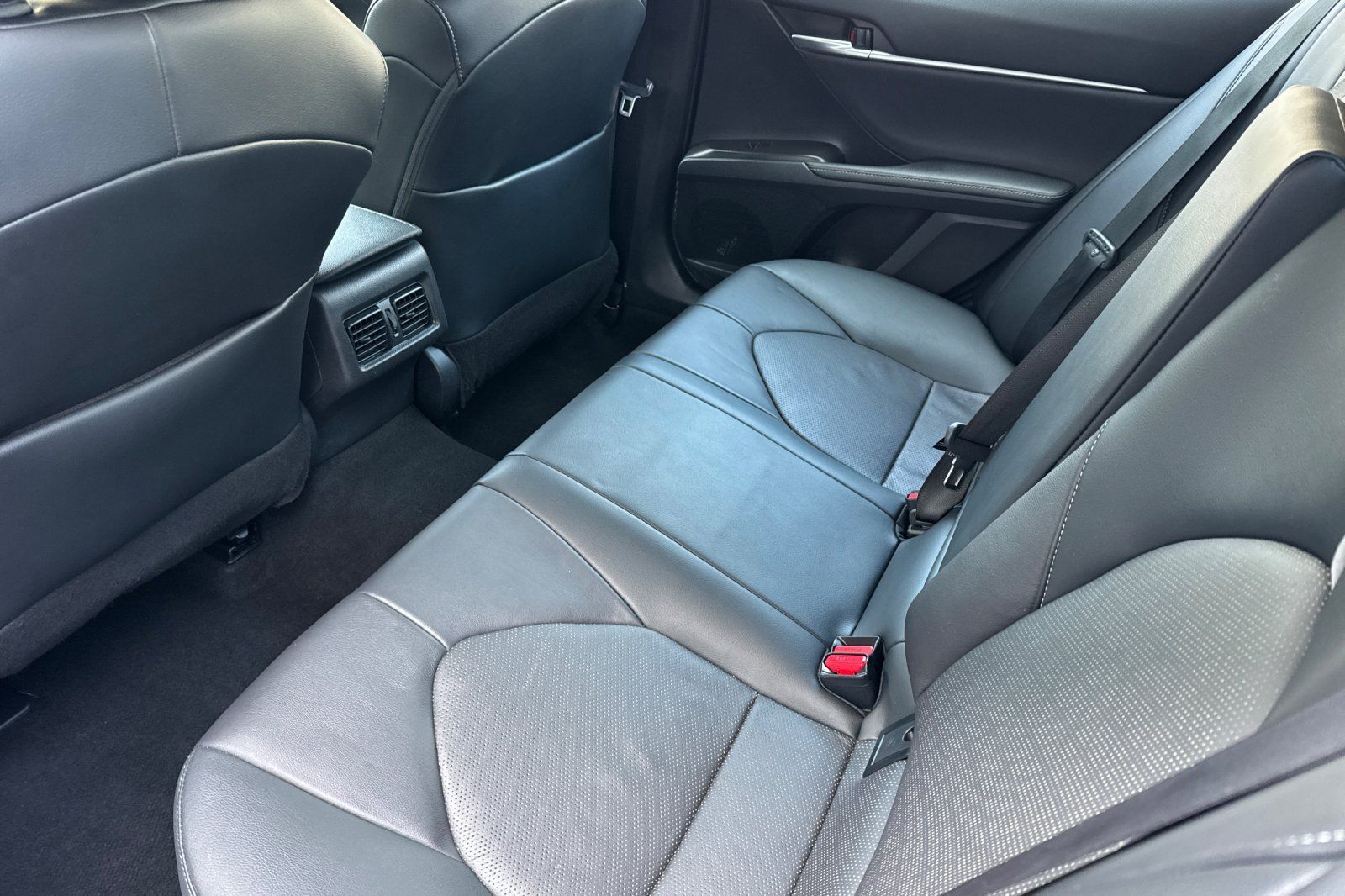 Used 2023 Toyota Camry XSE FWD image 16