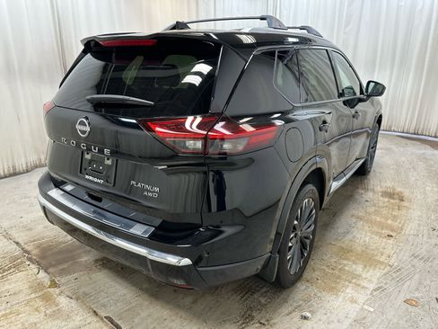 Certified 2025 Nissan Rogue Platinum image 10
