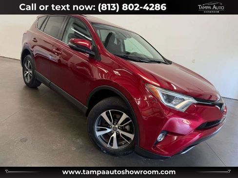 Used 2018 Toyota RAV4 XLE FWD image 1