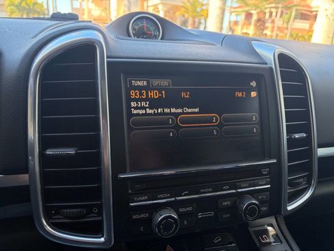 Used 2015 Porsche Cayenne Diesel image 15