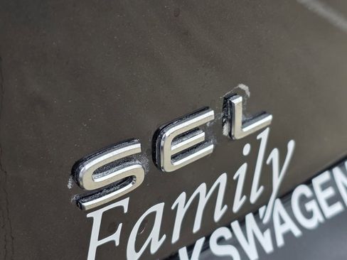 Used 2025 Volkswagen Atlas Cross Sport SEL Premium R-Line image 8