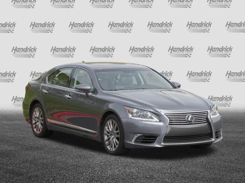 Used 2017 Lexus LS 460 w/ Comfort Package RWD image 2