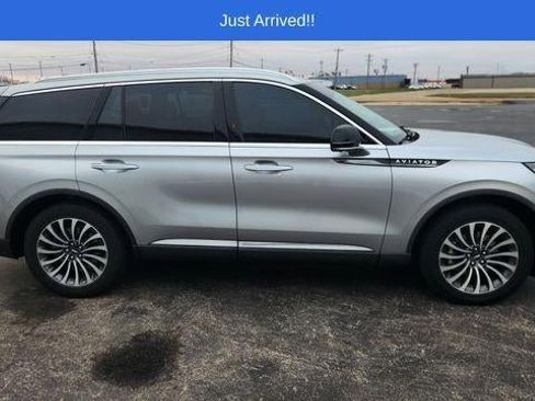 Used 2020 Lincoln Aviator Reserve w/ Equipment Group 201A image 4