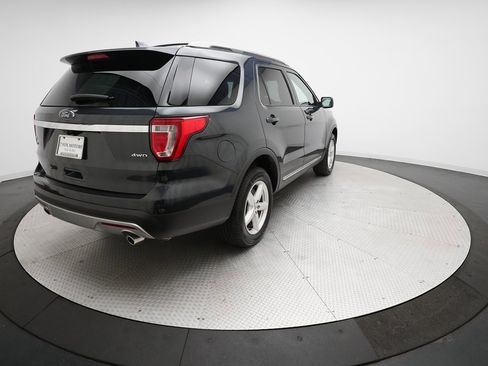 Used 2017 Ford Explorer XLT w/ Equipment Group 202A image 37