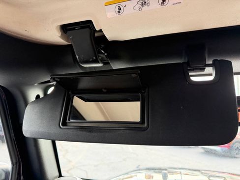 Used 2017 Jeep Wrangler Unlimited Sahara AWD/4WD image 30