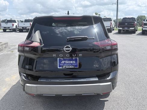 Used 2024 Nissan Rogue SL w/ SL Premium Package FWD image 6