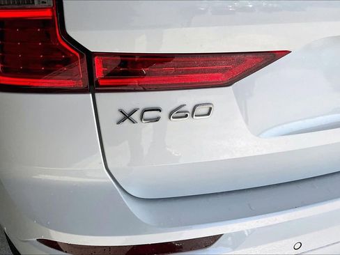 Certified 2022 Volvo XC60 T8 Inscription Expression image 40