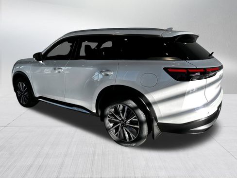 New 2026 INFINITI QX60 Luxe image 3