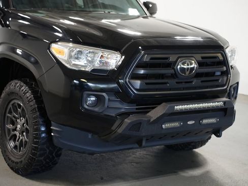 Used 2019 Toyota Tacoma SR RWD image 4
