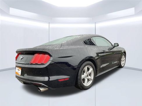 Used 2015 Ford Mustang Coupe RWD image 6