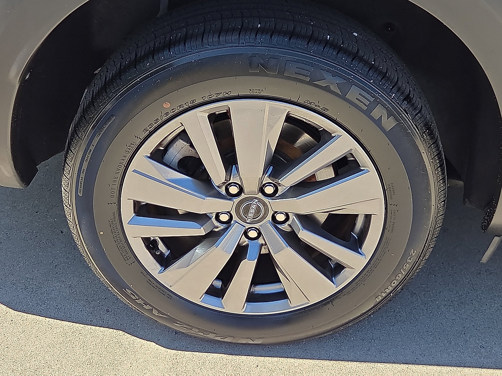 Used 2024 Nissan Pathfinder SV FWD image 7