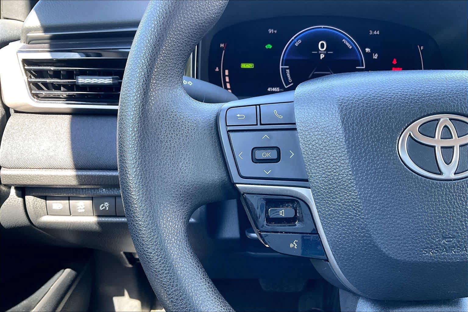 Used 2025 Toyota Camry LE FWD image 23