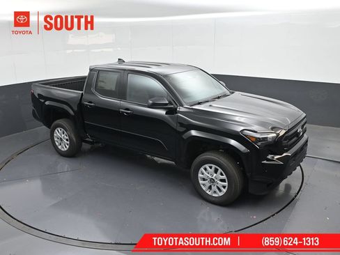 Used 2025 Toyota Tacoma SR RWD image 41