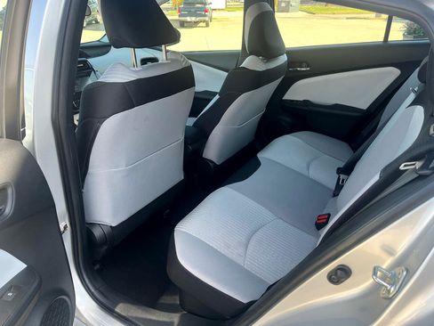 Used 2017 Toyota Prius Two image 9