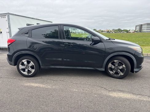 Used 2016 Honda HR-V LX image 10