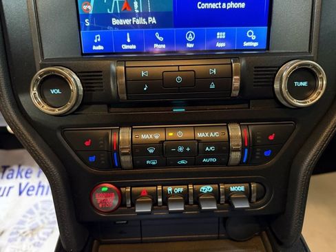 Used 2021 Ford Mustang Shelby GT500 w/ Technology Package image 19