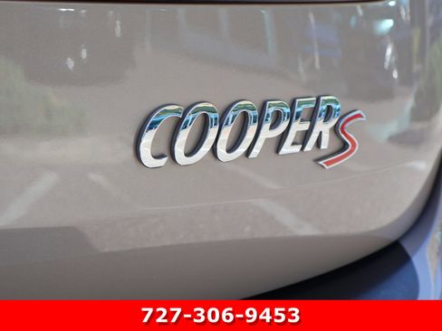 Used 2022 MINI Cooper Clubman S w/ Signature Upholstery Package image 9