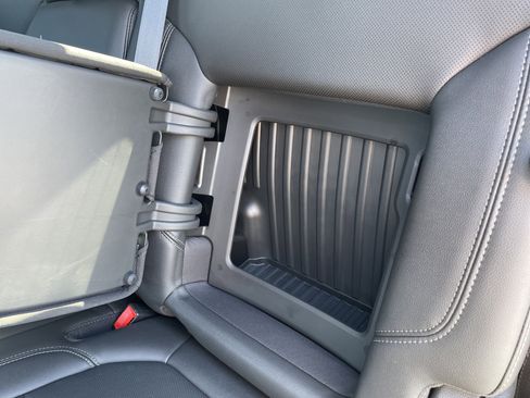 Used 2019 Chevrolet Silverado 1500 LTZ image 39