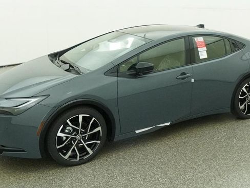 New 2026 Toyota Prius Plug-In Hybrid FWD image 38