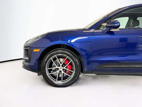 Certified 2024 Porsche Macan S AWD/4WD image 29