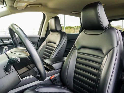 Used 2024 Ford Edge SEL image 34