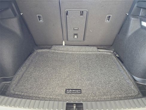 New 2026 Volkswagen Taos SE image 22