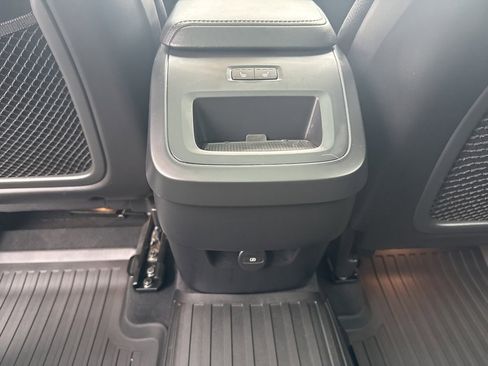 Used 2023 Volvo XC60 B5 Plus w/ Climate Package image 23