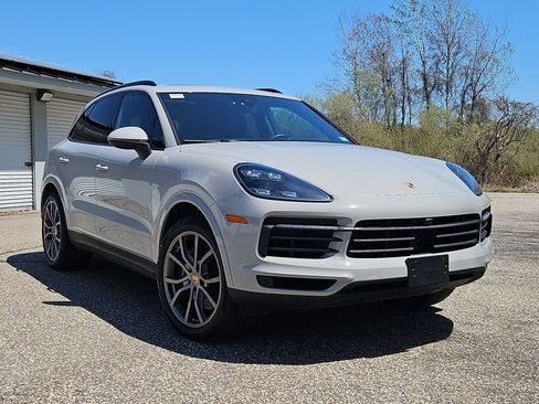Certified 2022 Porsche Cayenne Platinum Edition AWD/4WD image 9