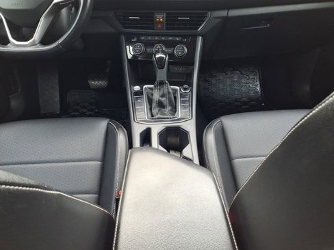 Used 2022 Volkswagen Jetta SE FWD image 11