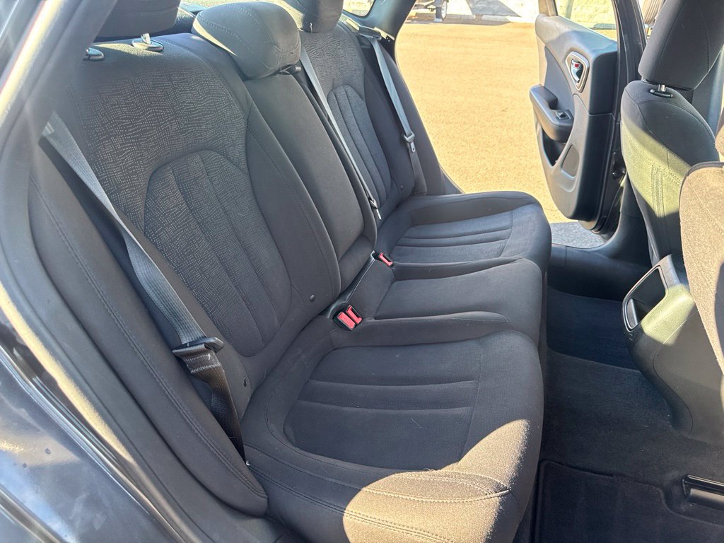 Used 2015 Chrysler 200 Limited FWD image 14