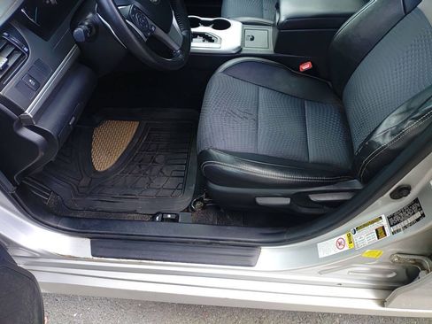 Used 2012 Toyota Camry SE FWD image 11