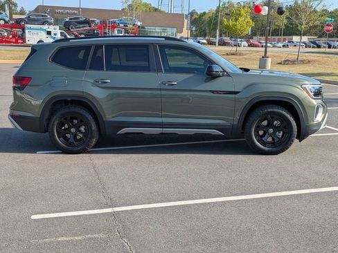 New 2026 Volkswagen Atlas Peak Edition AWD/4WD image 3