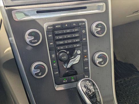 Used 2015 Volvo XC60 T5 Premier w/ Proximity Package image 11